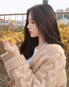 Radiant K-Beauty Inspiration: Sweet and Elegant Korean Girl Aesthetic-26