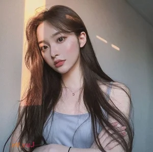 Radiant K-Beauty Inspiration: Sweet and Elegant Korean Girl Aesthetic-38