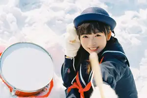 YiTuYu Vol.8663 Hu Jiao Hu Hu: JK Schoolgirl in Snow, Captivating Japanese Beauty-7