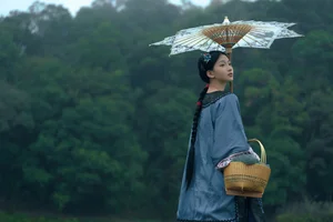 Elegant Aesthetic Portrait Photography: YiTuYu Art Language Vol.9347 Featuring Model Er Yi Zhi in a Cinematic Natural Setting-15