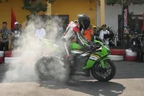 Conquer the horizon with the all-new Kawasaki Ninja 1100SX 2026 sport tourer-7