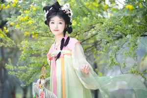 Graceful Hanfu Beauty with Dreamy Butterfly Kite - Zi Yu, YiTuYu Vol.8737-6