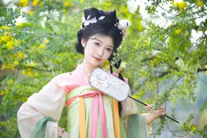 Graceful Hanfu Beauty with Dreamy Butterfly Kite - Zi Yu, YiTuYu Vol.8737-10