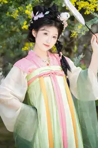 Graceful Hanfu Beauty with Dreamy Butterfly Kite - Zi Yu, YiTuYu Vol.8737-17