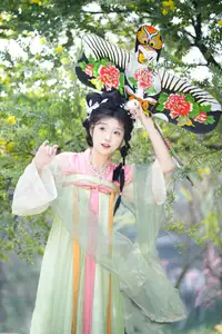 Graceful Hanfu Beauty with Dreamy Butterfly Kite - Zi Yu, YiTuYu Vol.8737-16