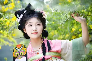 Graceful Hanfu Beauty with Dreamy Butterfly Kite - Zi Yu, YiTuYu Vol.8737-2
