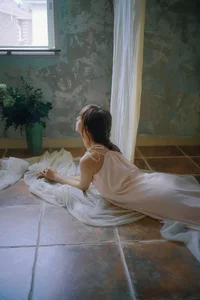 Aesthetic Sunset Portraits: Kan Bu Qing Xiao Gui in YiTuYu Art Language Vol.9137 – Capturing the Magic of Golden Hour Photography-8