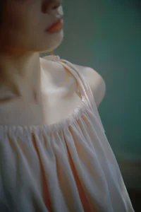 Aesthetic Sunset Portraits: Kan Bu Qing Xiao Gui in YiTuYu Art Language Vol.9137 – Capturing the Magic of Golden Hour Photography-20