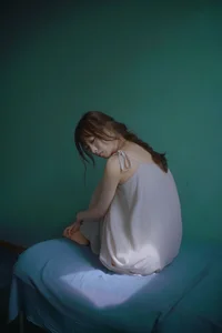 Aesthetic Sunset Portraits: Kan Bu Qing Xiao Gui in YiTuYu Art Language Vol.9137 – Capturing the Magic of Golden Hour Photography-12