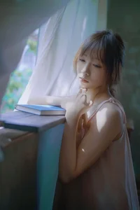 Aesthetic Sunset Portraits: Kan Bu Qing Xiao Gui in YiTuYu Art Language Vol.9137 – Capturing the Magic of Golden Hour Photography-37