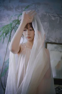 Aesthetic Sunset Portraits: Kan Bu Qing Xiao Gui in YiTuYu Art Language Vol.9137 – Capturing the Magic of Golden Hour Photography-15