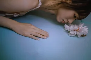 Aesthetic Sunset Portraits: Kan Bu Qing Xiao Gui in YiTuYu Art Language Vol.9137 – Capturing the Magic of Golden Hour Photography-27