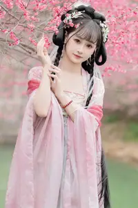 YiTuYu Vol.8759: Jiao Yi Zhi Sui Sui's Grace Amidst Blooming Plum Blossoms-13