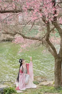 YiTuYu Vol.8759: Jiao Yi Zhi Sui Sui's Grace Amidst Blooming Plum Blossoms-0