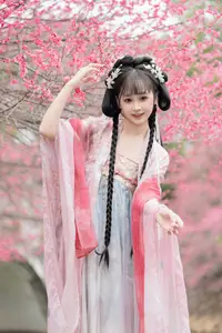 YiTuYu Vol.8759: Jiao Yi Zhi Sui Sui's Grace Amidst Blooming Plum Blossoms-1