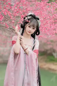 YiTuYu Vol.8759: Jiao Yi Zhi Sui Sui's Grace Amidst Blooming Plum Blossoms-3