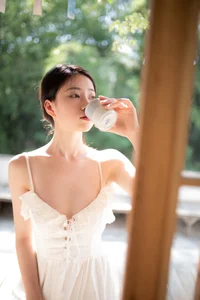 Enchanting Summer Story: Aesthetic Outdoor Portraits by Nian Nian - Dreamy Garden Photography and Light Airy Fashion Inspiration-3