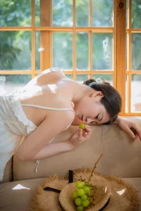 Enchanting Summer Story: Aesthetic Outdoor Portraits by Nian Nian - Dreamy Garden Photography and Light Airy Fashion Inspiration-22