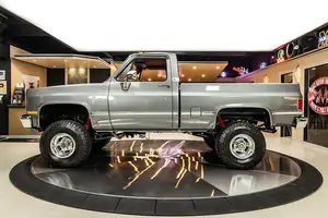 See the Chevrolet Silverado 1987: The classic pickup truck collectors dream of-9
