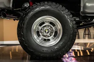 See the Chevrolet Silverado 1987: The classic pickup truck collectors dream of-2