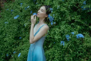 Ethereal Blue Snowflake Aesthetic: Featuring Model A Ji Yuan Zi in Art Language Vol.9320 Photography Collection-2