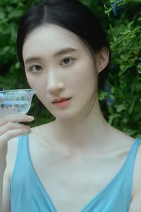 Ethereal Blue Snowflake Aesthetic: Featuring Model A Ji Yuan Zi in Art Language Vol.9320 Photography Collection-1