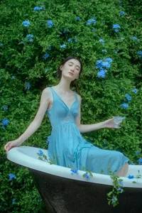 Ethereal Blue Snowflake Aesthetic: Featuring Model A Ji Yuan Zi in Art Language Vol.9320 Photography Collection-5