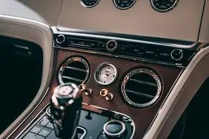 Bentley Continental GT: Ultra-Luxury Masterpiece Inspired by Immortal Artists, Captivating Every Gaze.-11