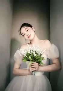 VGU No.178: Sweet Moment: Beautiful Bride Shines in Her Wedding Gown-0