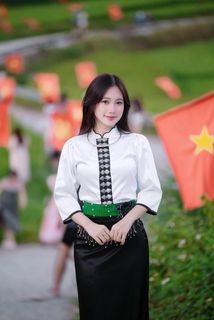 Vietnamese Cultural Beauty: Girl in Traditional Attire-2