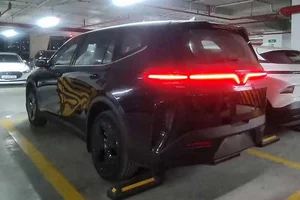 Discover the VinFast VF MPV 7 – A Sleek, High-End Electric Minivan Redefining Sustainable Travel and Family Comfort-3