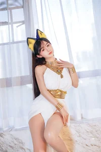 Sakurai Ningning: The Ethereal White Cat Girl Cosplay Aesthetic-5