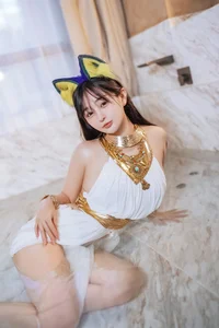 Sakurai Ningning: The Ethereal White Cat Girl Cosplay Aesthetic-12