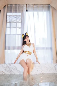 Sakurai Ningning: The Ethereal White Cat Girl Cosplay Aesthetic-15