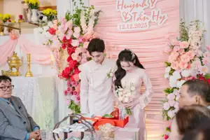 Elegant Vietnamese Bride in Pink Ao Dai: A Stunning Traditional Wedding Ceremony-6