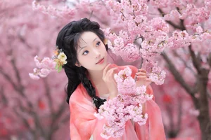 Elegant Portrait Photography: Kimi Fu Kun in YiTuYu Art Language Vol.9342 - Stunning Lifestyle and Fashion Inspiration-15