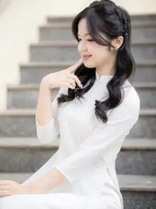 Discover the Timeless Charm of a Vietnamese Girl in Elegant White Ao Dai-1
