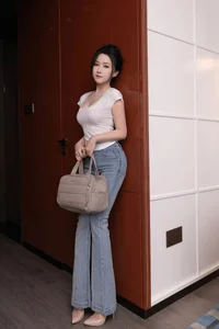 Elegant Fashion Portraiture of Yu Zi Jiang Fish: XiuRen No.10858 High-Definition Photography Collection-9