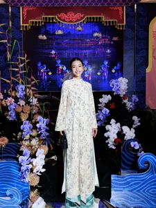 Kha Ngan radiates pure elegance in a traditional Vietnamese Ao Dai-3