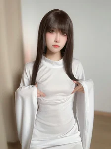 Ethereal Whispers: Pudding Dafa’s Hauntingly Beautiful Ghost Lady Halloween Vision-3