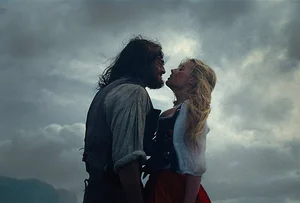 Margot Robbie and Jacob Elordi Star in Emerald Fennell’s Bold New Wuthering Heights Adaptation: A Cinematic Masterpiece of Gothic Romance-8