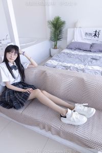 BoBoSocks No.541 Zhiyu Young Female Student in Chic JK Uniform White Sneakers Asian Fashion Icon-23