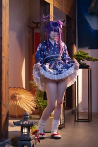 Ethereal New Year Elegance: Lunananya’s Stunning Igusa Haruka Cosplay from Blue Archive-14