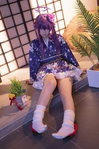 Ethereal New Year Elegance: Lunananya’s Stunning Igusa Haruka Cosplay from Blue Archive-4