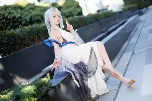 Coser Feng Jiang Jiang V as Shenhe Genshin Impact: Ethereal Beauty in a Captivating Outdoor Shoot-6