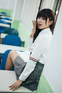 Elegant Campus Fashion: Ruoying’s Sophisticated Urban Style at the University of Science and Technology Beijing (USTB) with Chic Black Stockings-32