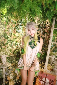 Ethereal Wisdom: Mumu Momo Captures the Divine Essence of Nahida in Stunning Cosplay-3