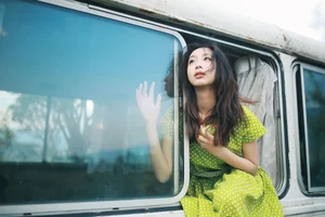 Artistic Portraits in Dali: Xiao U for YiTuYu Art Language Vol.9132 - Vintage Bus Aesthetic-5