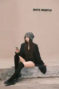 Pao Fu Xiao Fang Vol.8570: Captivating Urban Style with Headphones & Beanie-14