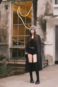 Pao Fu Xiao Fang Vol.8570: Captivating Urban Style with Headphones & Beanie-5
